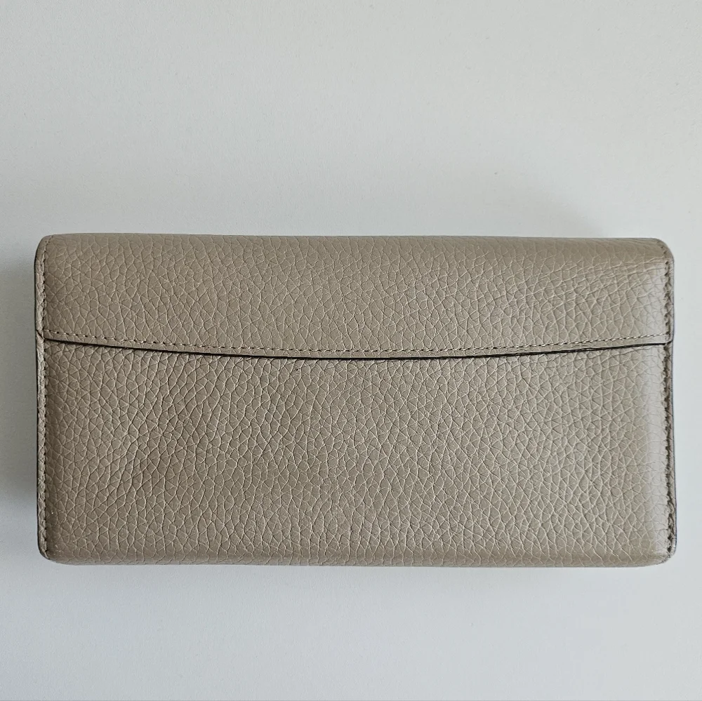 Louis Vuitton authentic pre